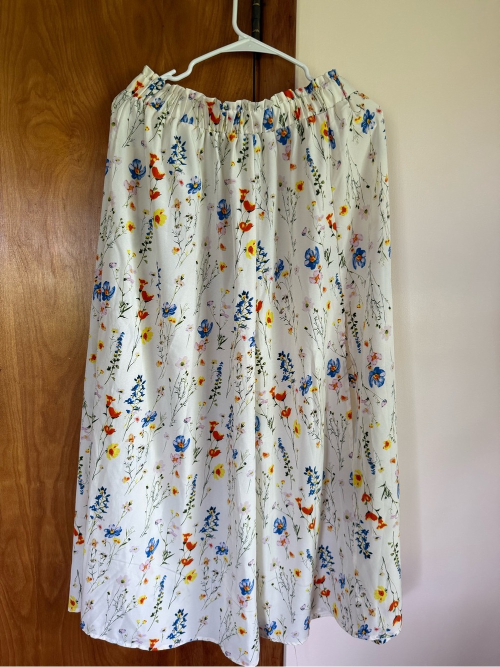 SHEIN White Midi Skirt with Blue, Yellow and Orange Floral Print